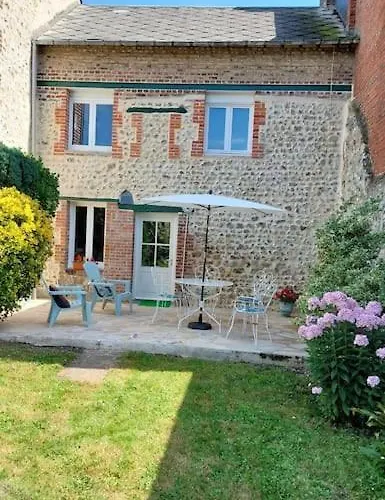 Maison Avec Jardin הונפלר